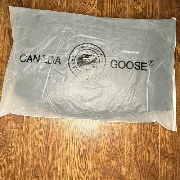 Canada goose jacket Size: XL BRAND NEW LIQUIDATION - Picture 6 of 11